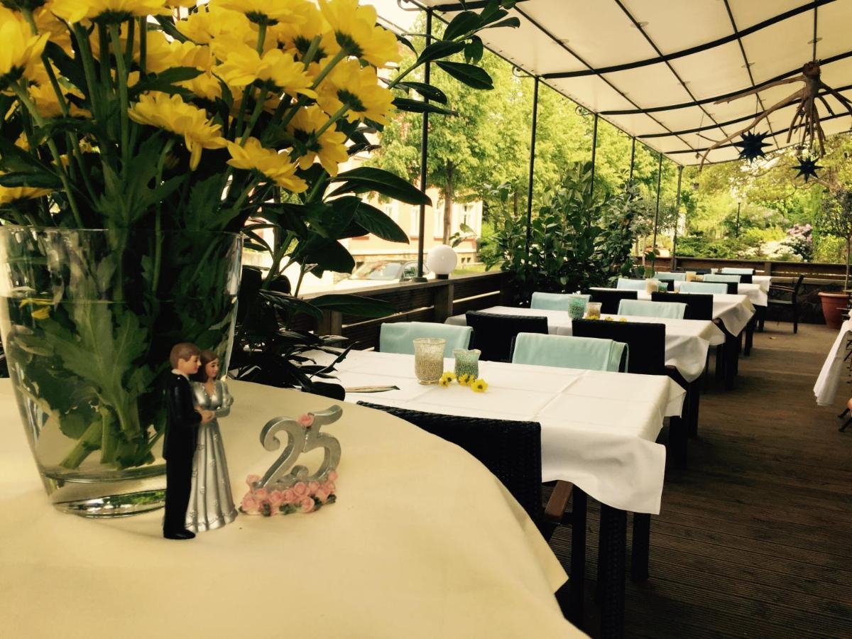 Zu Den Linden - Radebeul Pension Mit Restaurant المظهر الخارجي الصورة