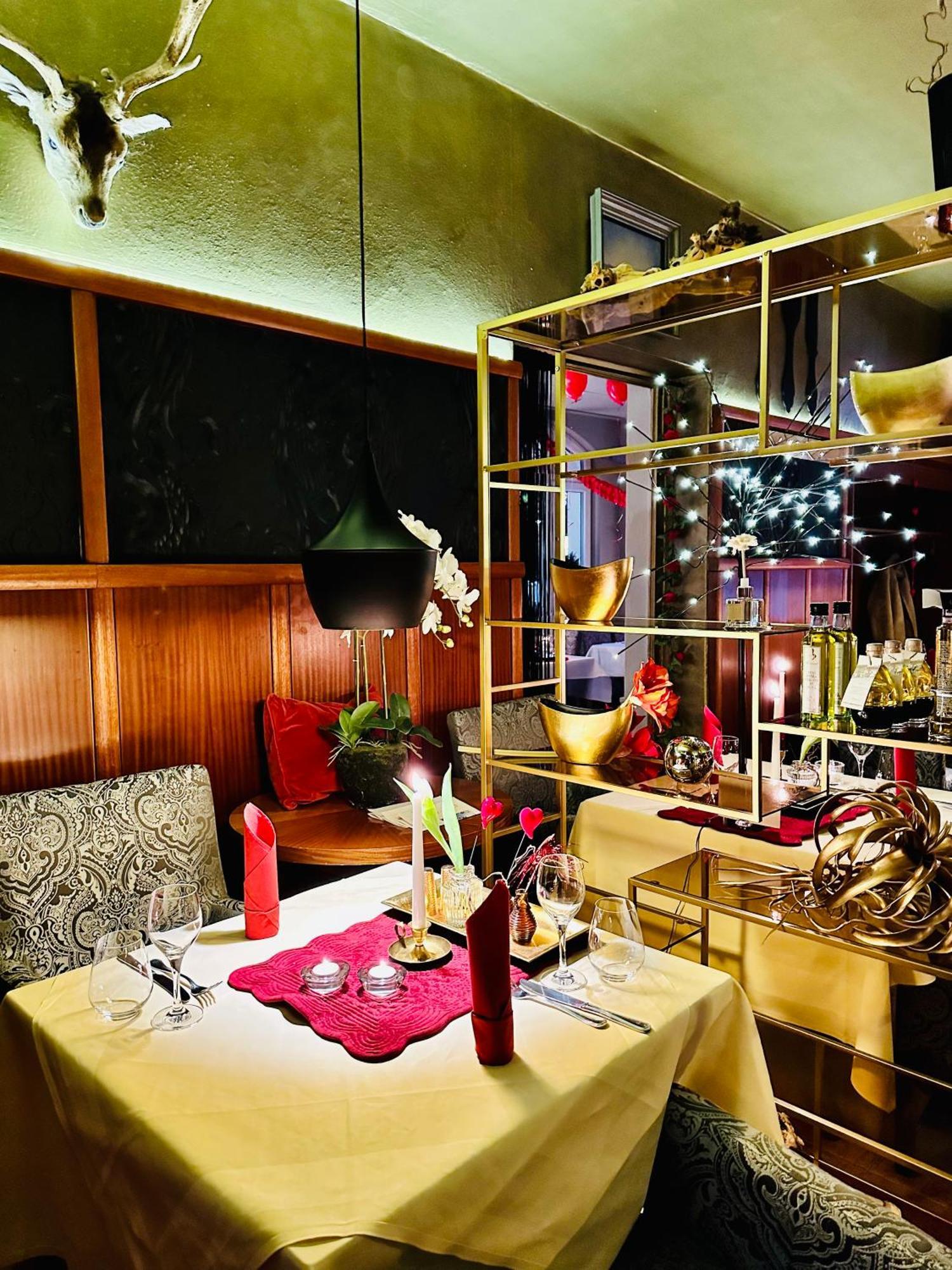 Zu Den Linden - Radebeul Pension Mit Restaurant المظهر الخارجي الصورة